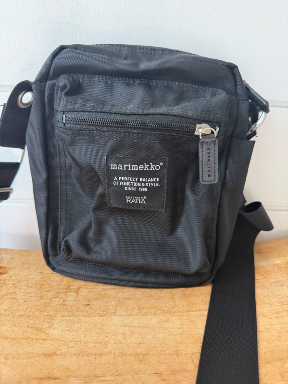 Marimekko Cash & Carry Shoulder/ Crossbody Bag BLACK